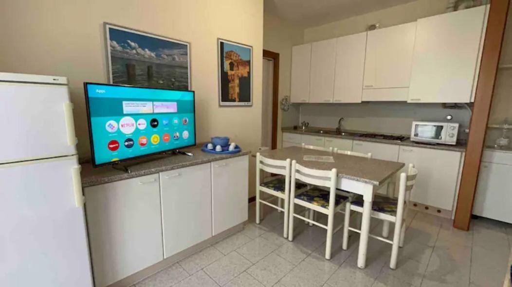 Free Parking - Blue Apartment Vicino Al Centro Sirmione Ngoại thất bức ảnh