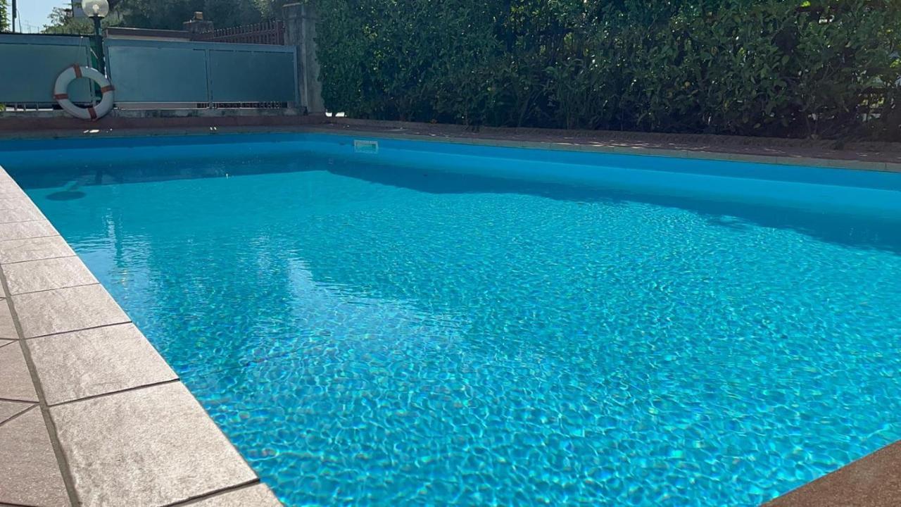 Free Parking - Blue Apartment Vicino Al Centro Sirmione Ngoại thất bức ảnh